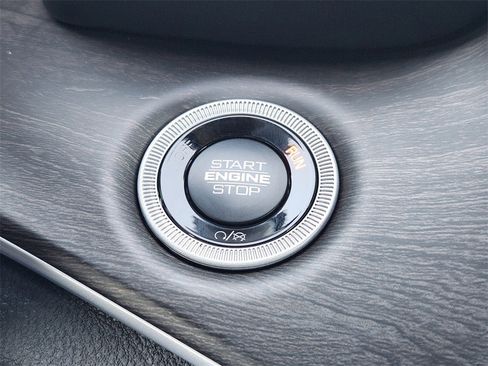 New 2025 Jeep Grand Cherokee Limited w/ Black Appearance Package image 15