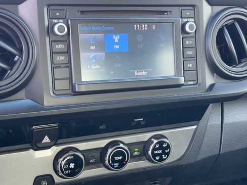 Used 2016 Toyota Tacoma SR image 22