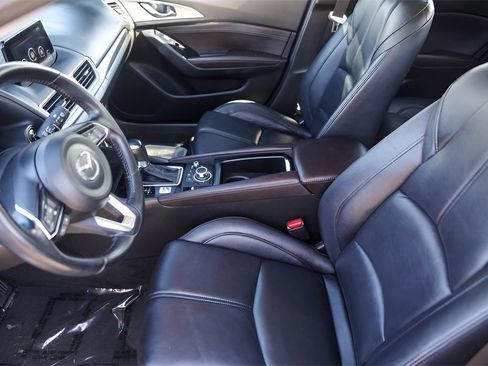 Used 2017 MAZDA MAZDA3 Touring image 12
