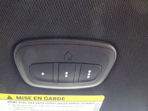 Used 2025 Chrysler Pacifica Select FWD image 31