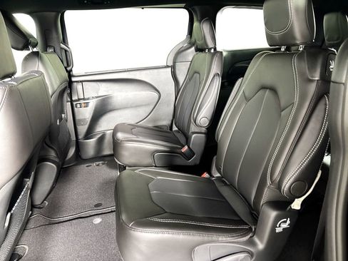 New 2026 Chrysler Voyager LX image 24