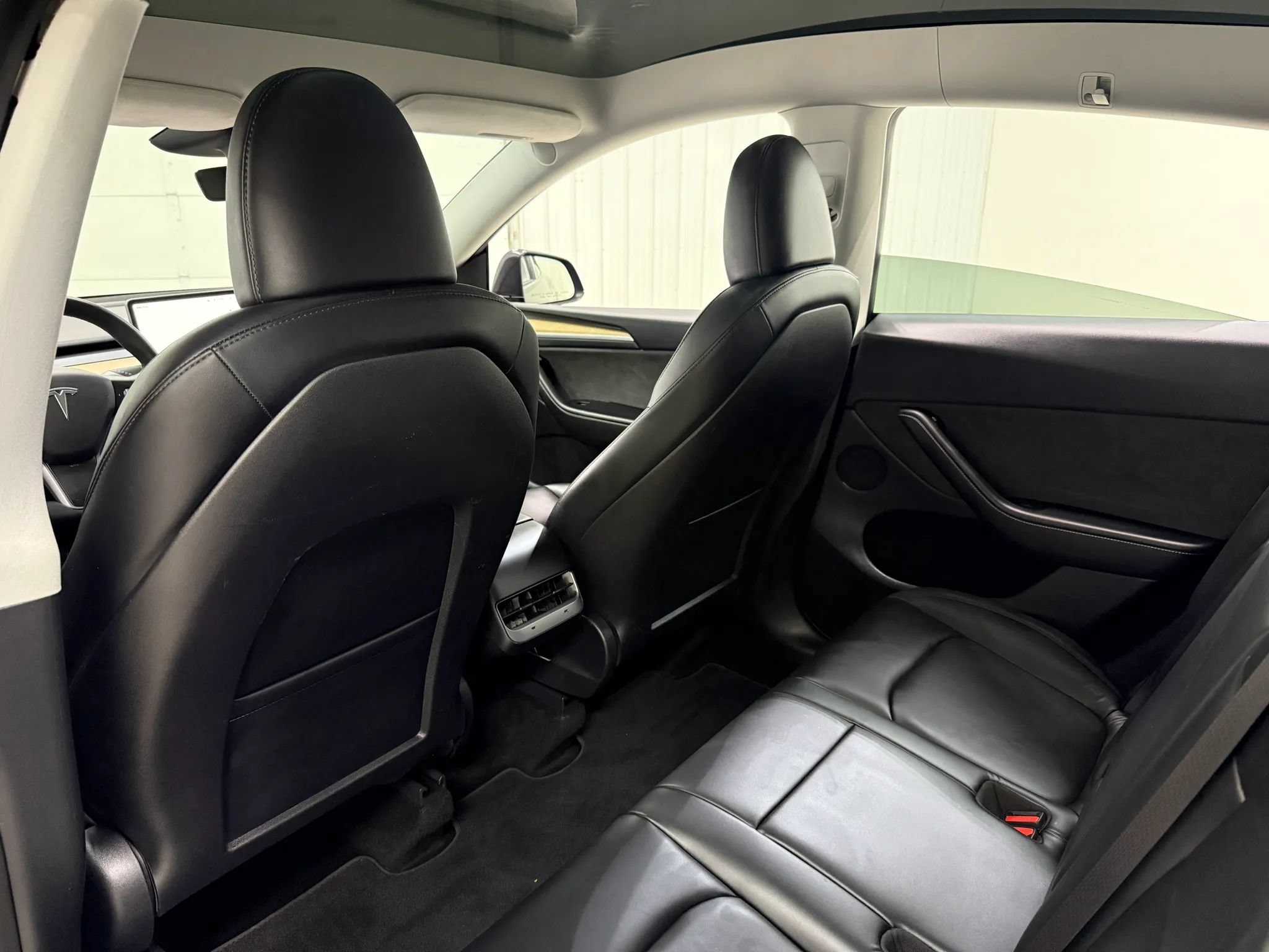 Used 2024 Tesla Model Y Long Range AWD/4WD image 16