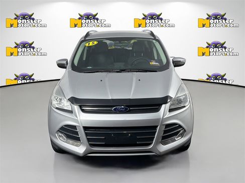 Used 2015 Ford Escape SE w/ SE Chrome Package image 2