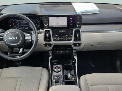 Used 2022 Kia Sorento SX w/ Panoramic Sunroof Package AWD/4WD image 11