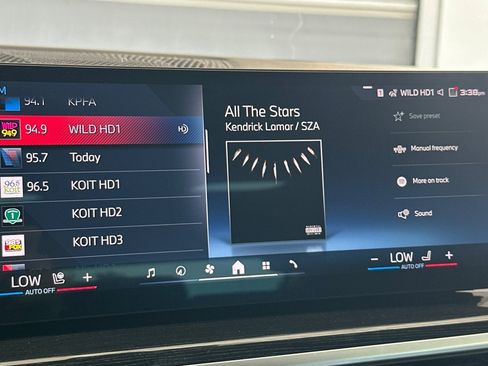 Used 2024 BMW X7 M60i AWD/4WD image 25