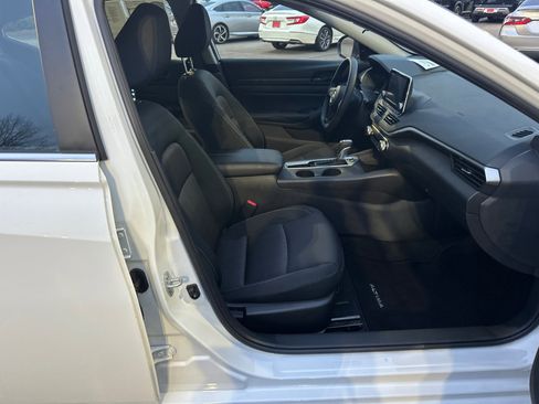 Certified 2025 Nissan Altima 2.5 S image 13