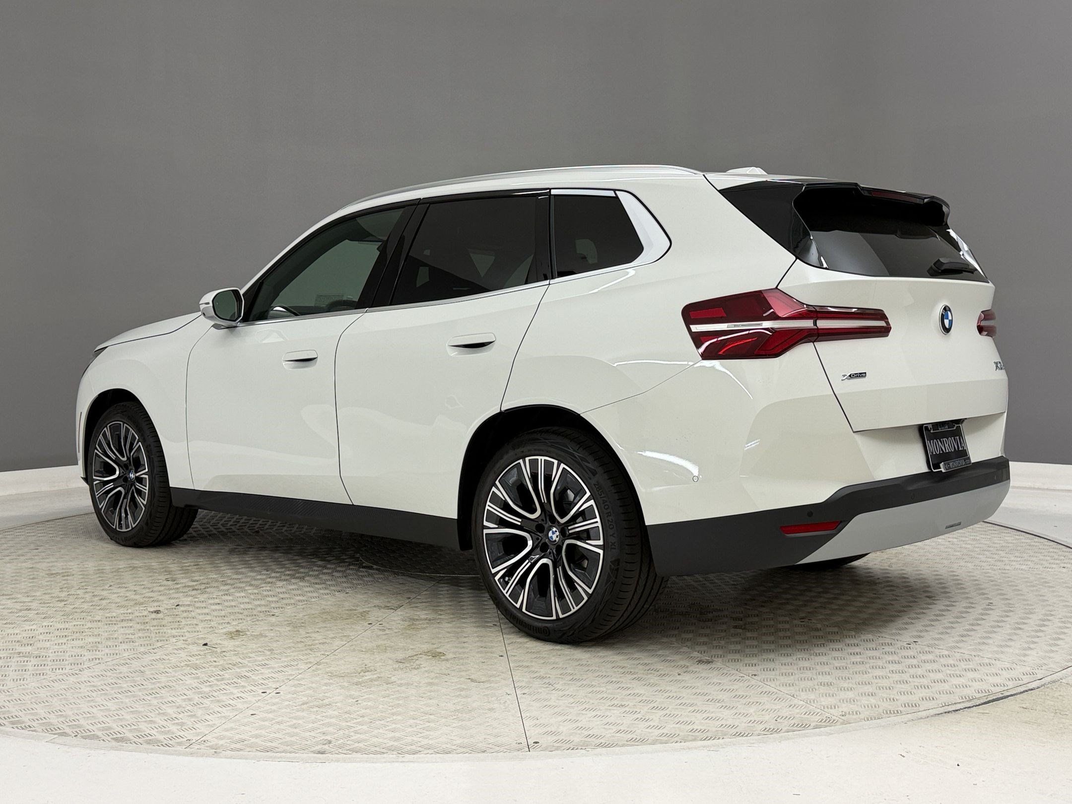 New 2026 BMW X3 xDrive30i w/ Premium Package AWD/4WD image 3