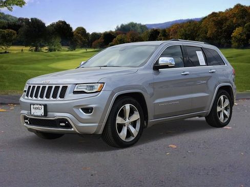 Used 2016 Jeep Grand Cherokee Overland AWD/4WD image 3