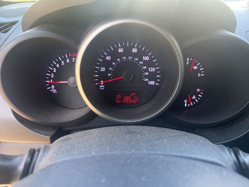 Used 2013 Kia Soul + FWD image 10