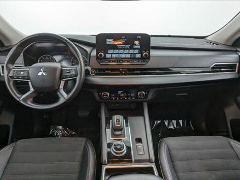 Used 2024 Mitsubishi Outlander SE image 24