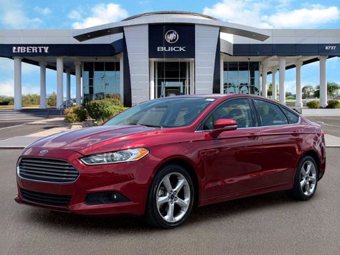 Used 2016 Ford Fusion SE AWD/4WD image 8