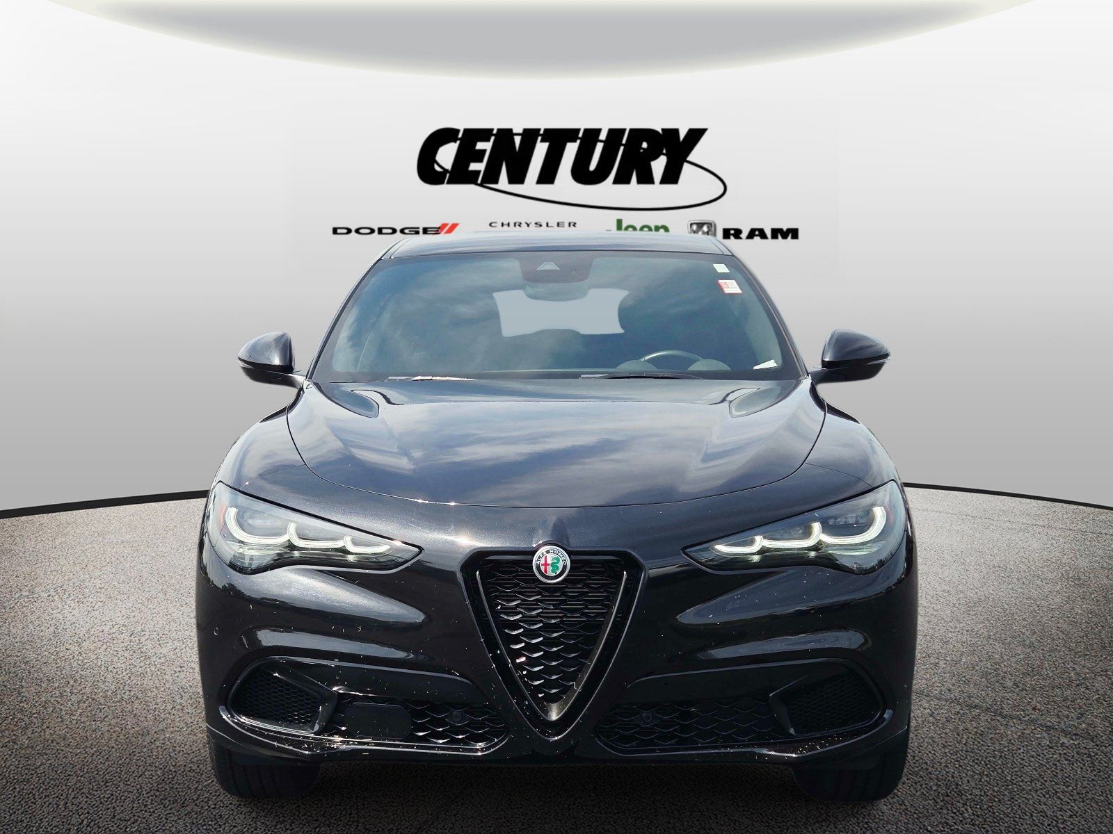 Used 2024 Alfa Romeo Stelvio Sprint AWD/4WD image 9