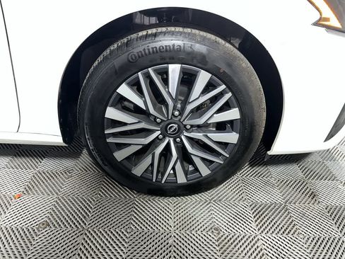 Used 2023 Nissan Altima 2.5 SV AWD/4WD image 10