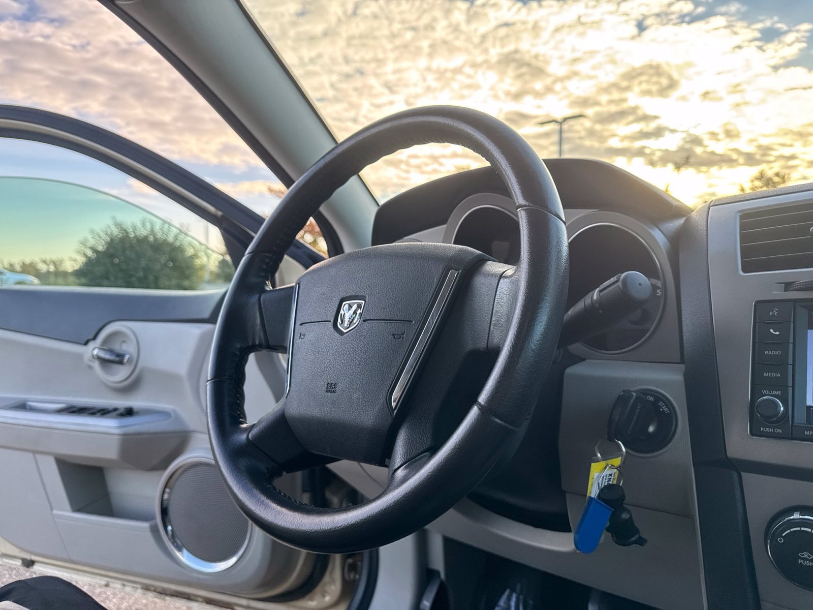 Used 2010 Dodge Avenger R/T FWD image 18