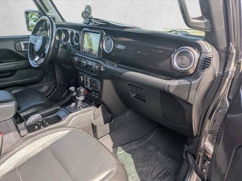 Used 2019 Jeep Wrangler Unlimited Sahara AWD/4WD image 20