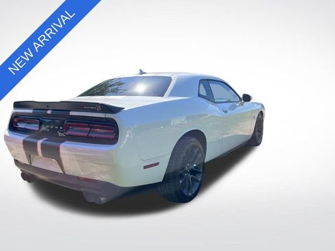 Used 2022 Dodge Challenger R/T Scat Pack RWD image 3