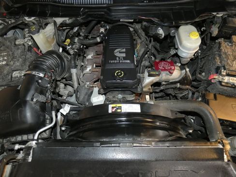 Used 2016 RAM 2500 Laramie AWD/4WD image 29