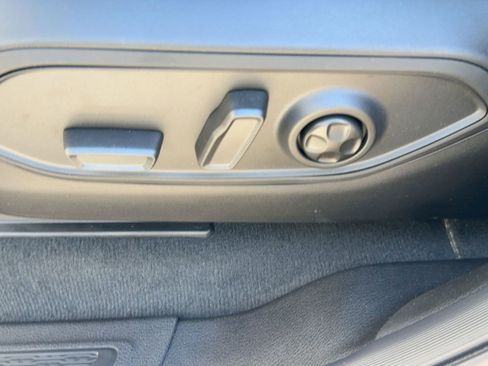 New 2025 Jeep Grand Cherokee L Laredo w/ Luxury Tech Group I image 12