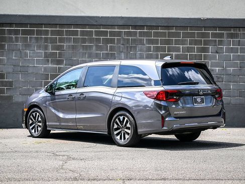 Used 2026 Honda Odyssey EX-L image 4