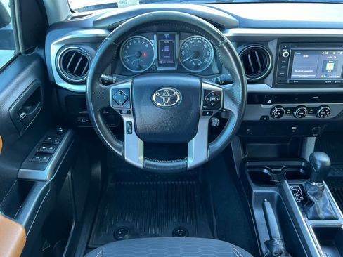 Used 2017 Toyota Tacoma SR5 w/ Tow Package RWD image 14