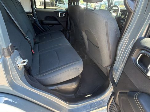 Used 2025 Jeep Wrangler Sahara w/ Safety Group image 20