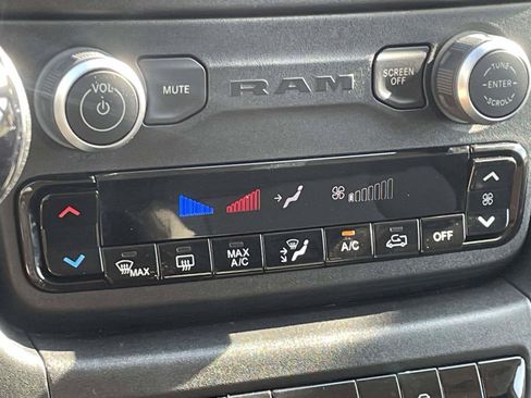 Used 2025 RAM ProMaster 2500 w/ Convenience Group FWD image 12