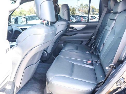 Used 2022 Lexus LX 600 F Sport w/ Accessory Package (Z1) AWD/4WD image 20
