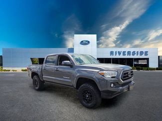 Used 2021 Toyota Tacoma SR5 AWD/4WD video 1