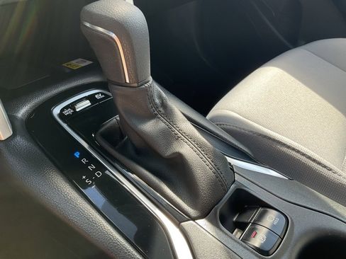 Used 2023 Toyota Corolla Cross SE image 18