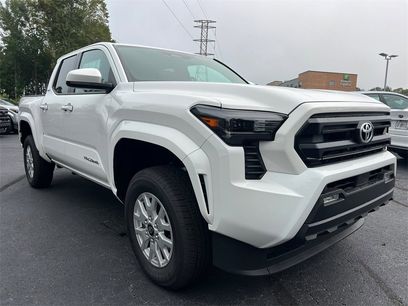 New 2025 Toyota Tacoma SR5