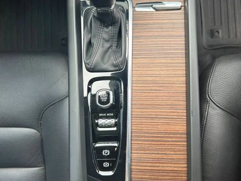 Used 2021 Volvo XC60 T5 Momentum w/ Advanced Package FWD image 37