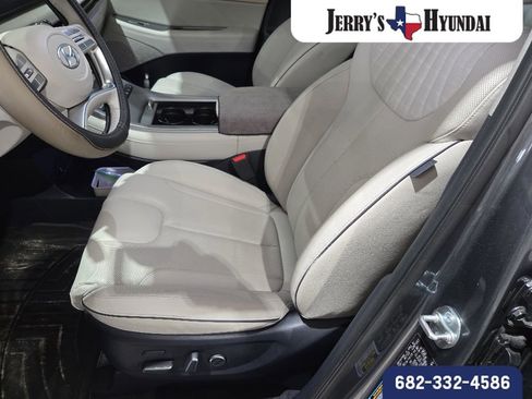 Used 2024 Hyundai Palisade Limited AWD/4WD image 7