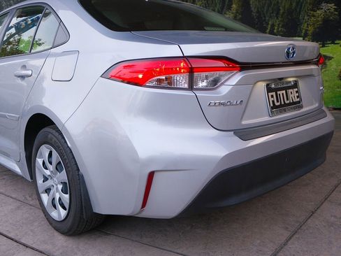 Used 2023 Toyota Corolla LE image 35