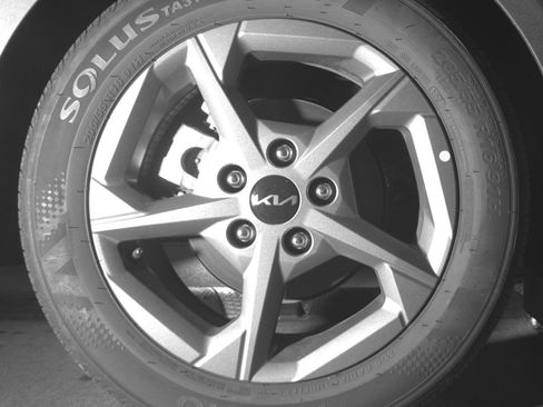 Used 2025 Kia K4 LXS image 15