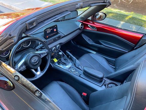 Used 2021 MAZDA MX-5 Miata RF Grand Touring image 65