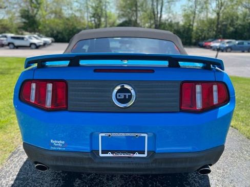 Used 2010 Ford Mustang GT RWD image 7