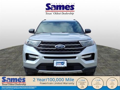 Used 2020 Ford Explorer XLT w/ Equipment Group 202A image 2