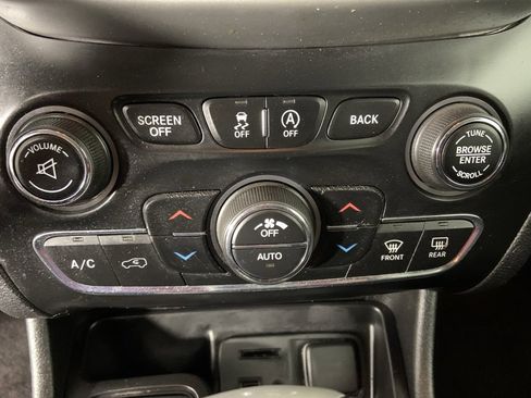 Used 2018 Jeep Cherokee Trailhawk w/ Quick Order Package 27L image 14