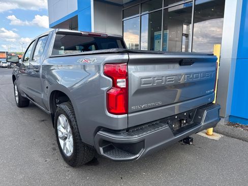 Used 2022 Chevrolet Silverado 1500 Custom w/ Safety Confidence Package AWD/4WD image 8