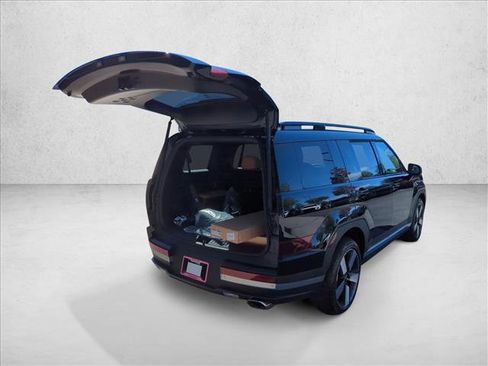 Used 2025 Hyundai Santa Fe Limited image 2