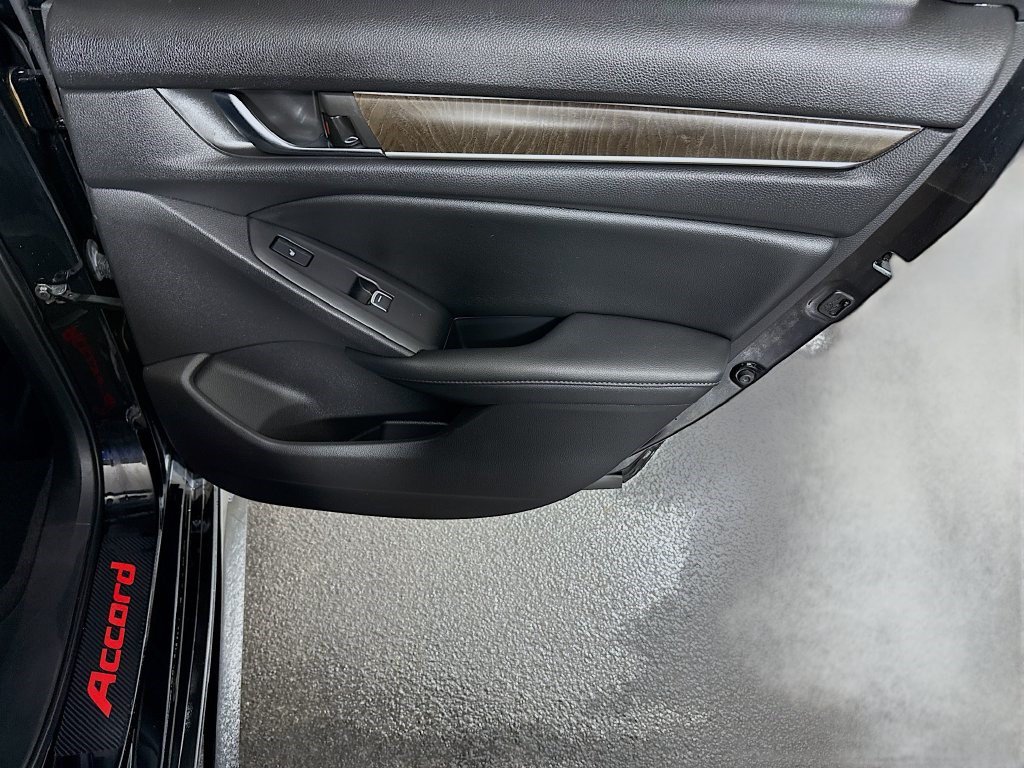Used 2021 Honda Accord Touring image 27
