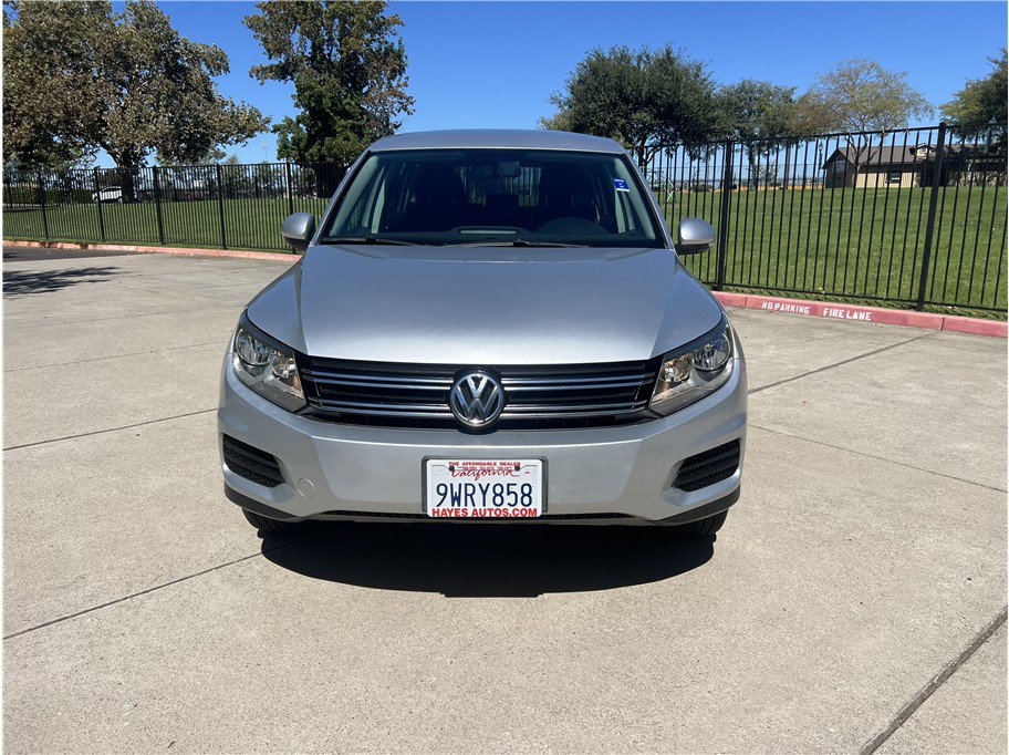 Used 2013 Volkswagen Tiguan S FWD image 2