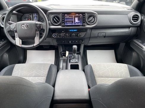 Used 2023 Toyota Tacoma TRD Sport image 2