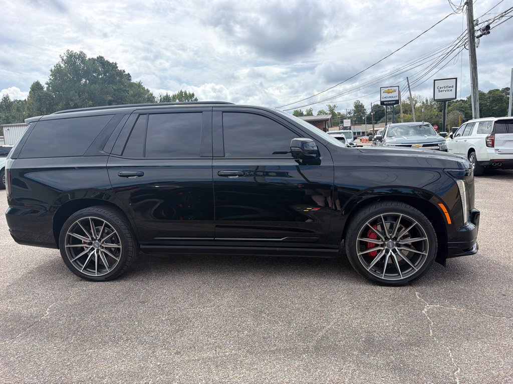 Used 2026 Cadillac Escalade V w/ LPO, ONYX Package AWD/4WD image 4
