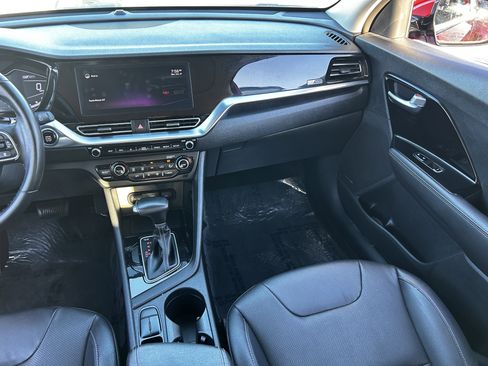 Certified 2022 Kia Niro Touring Special Edition image 15
