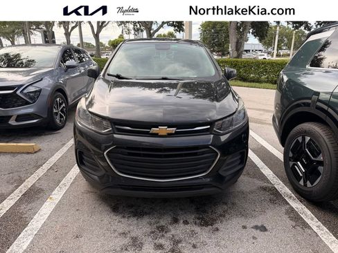 Used 2021 Chevrolet Trax LS w/ Tint and Cruise Package FWD image 1