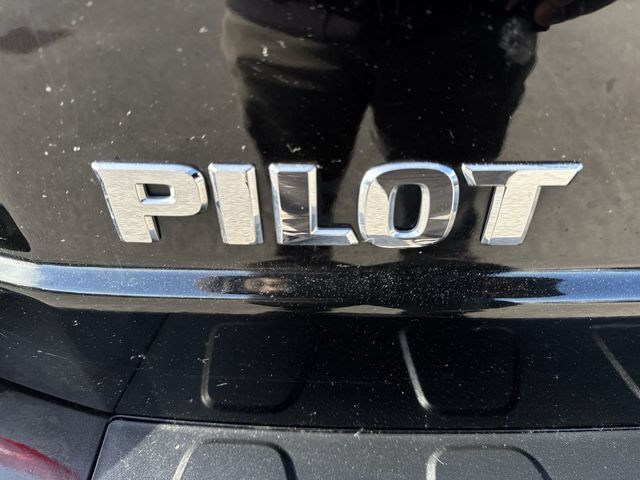 Used 2011 Honda Pilot Touring image 32