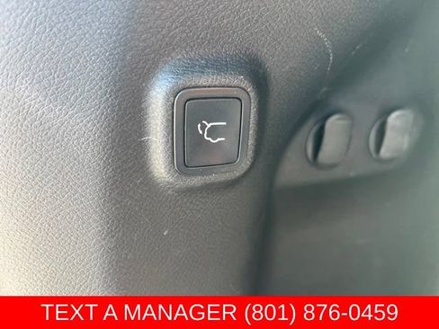 Used 2021 Jeep Cherokee Trailhawk w/ Technology Group AWD/4WD image 13