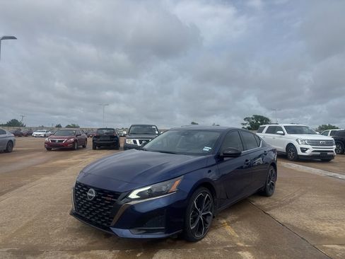 Certified 2024 Nissan Altima 2.5 SR AWD/4WD image 7