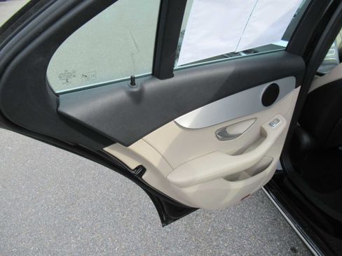 Used 2019 Mercedes-Benz C 300 4MATIC Sedan image 16